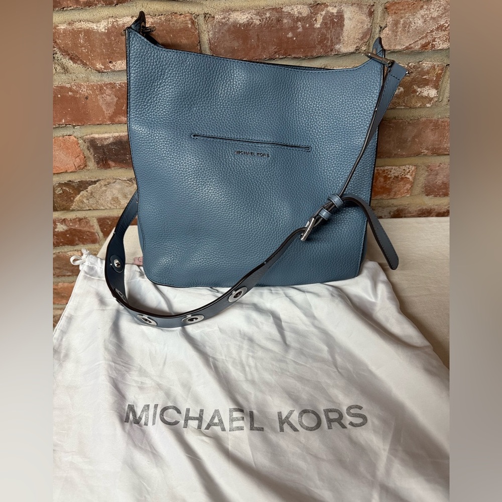 Michael Kors EUC++ Sullivan Blue Pebbled Leather Crossbody Shoulder Bag